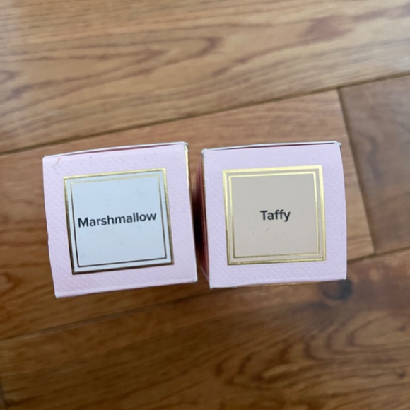 Born this way Too Faced concealers - Picture 2 of 2